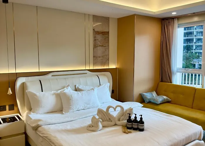 Venice Luxe Glow, Type,pool, Kitchen, Netflix, Canal Mall Access For 3 Guests Only *