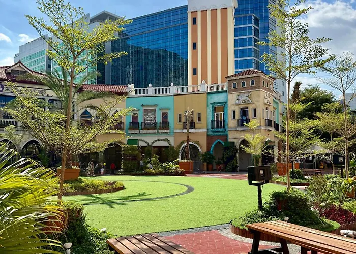 Venice Luxe Glow, Type,pool, Kitchen, Netflix, Canal Mall Access For 3 Guests Only Manila