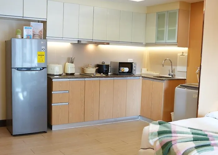 Venice Luxe Glow, Type,pool, Kitchen, Netflix, Canal Mall Access For 3 Guests Only Apartment *