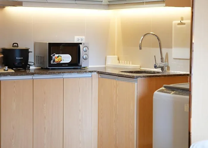 Apartment Venice Luxe Glow, Type,pool, Kitchen, Netflix, Canal Mall Access For 3 Guests Only Manila