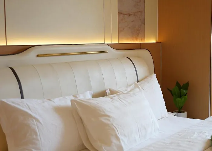 Venice Luxe Glow, Type,pool, Kitchen, Netflix, Canal Mall Access For 3 Guests Only